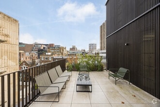 60-70 Shorts Gdns, London for lease Building Photo- Image 2 of 5