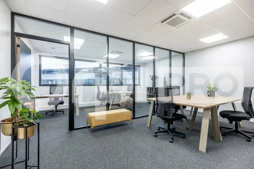 Office in Paris for lease - Interior Photo - Image 3 of 4