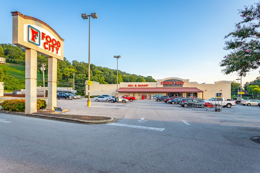 319 Chickamauga Ave, Rossville, GA for lease - Building Photo - Image 2 of 37