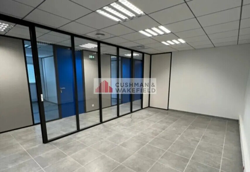 Office in Nîmes for lease - Interior Photo - Image 3 of 3