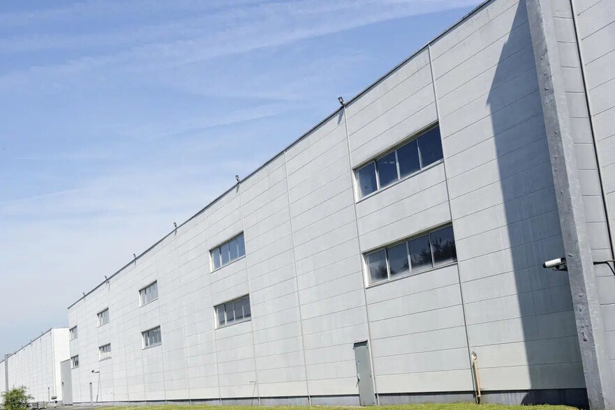 Rue Eugene Pottier, Marly-la-Ville for lease - Building Photo - Image 3 of 44