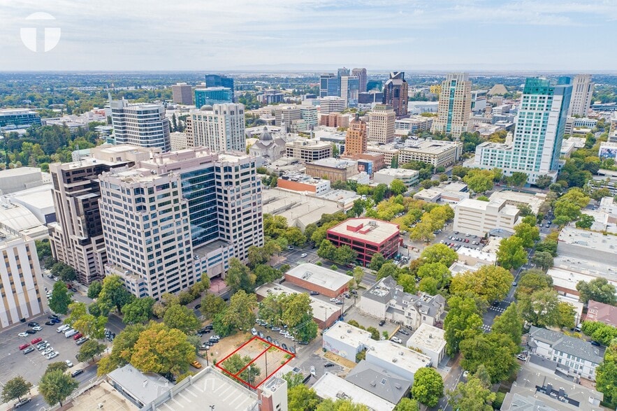 Urban Infill Development Opportunity portfolio of 2 properties for sale on LoopNet.com - Aerial - Image 2 of 6