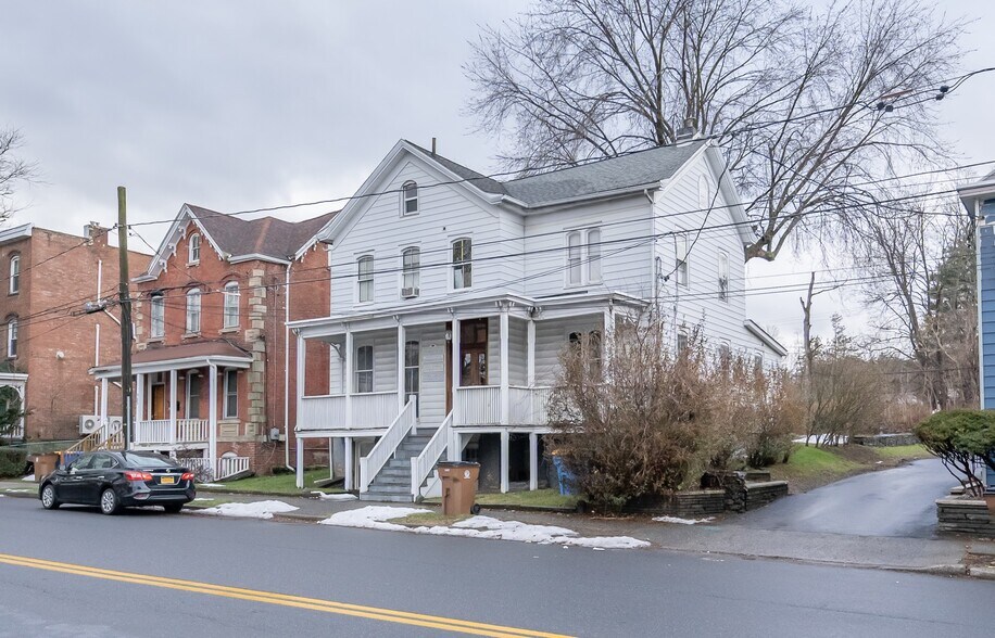 369 Washington Ave, Kingston, NY for sale - Primary Photo - Image 1 of 1