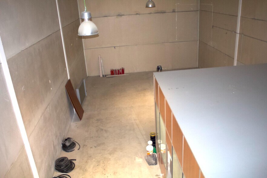 Industrial in Camas for sale - Building Photo - Image 2 of 23