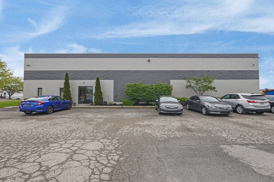 2495 Creekway Dr, Columbus, OH for lease - Building Photo - Image 3 of 6