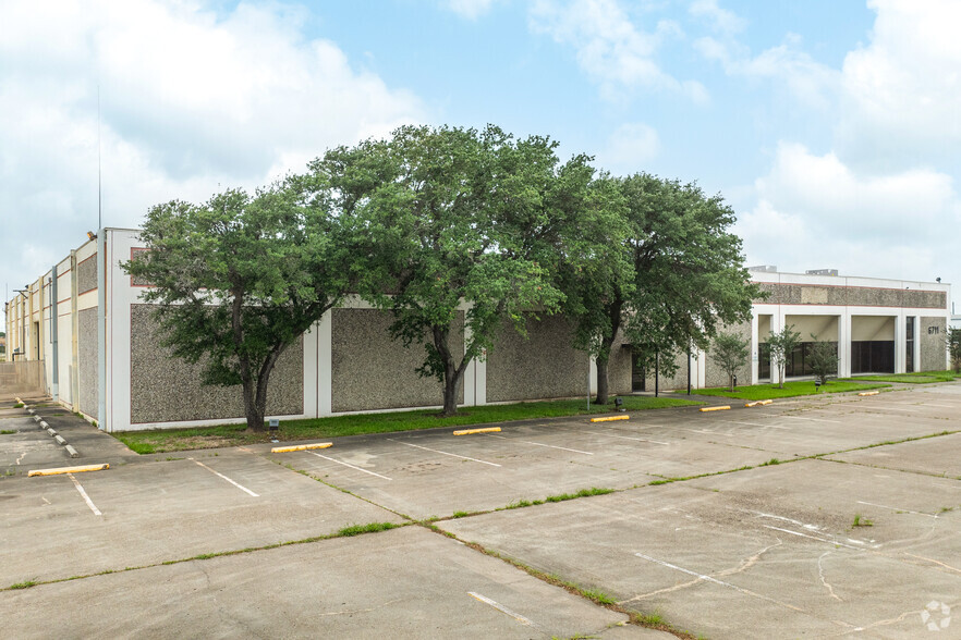 6711 E Highway 332, Freeport, TX for lease - Building Photo - Image 3 of 31