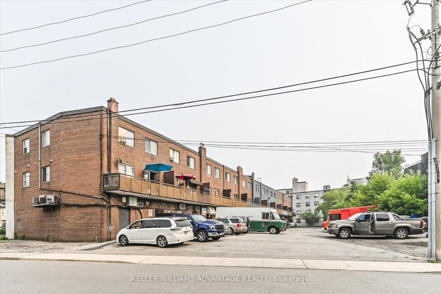 424 Dawes Rd, Toronto, ON for sale - Building Photo - Image 3 of 3