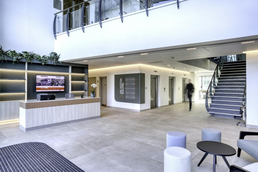 3 Arlington Sq, Bracknell for lease - Interior Photo - Image 1 of 18