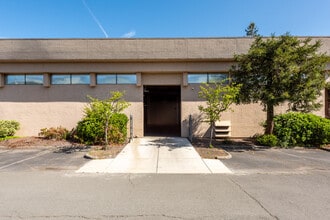 981 Airway Ct, Santa Rosa, CA for lease Building Photo- Image 2 of 8