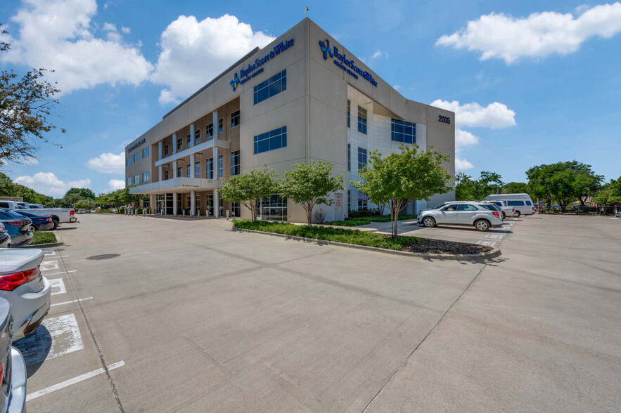 2005 W Park Dr, Irving, TX for lease - Building Photo - Image 3 of 15