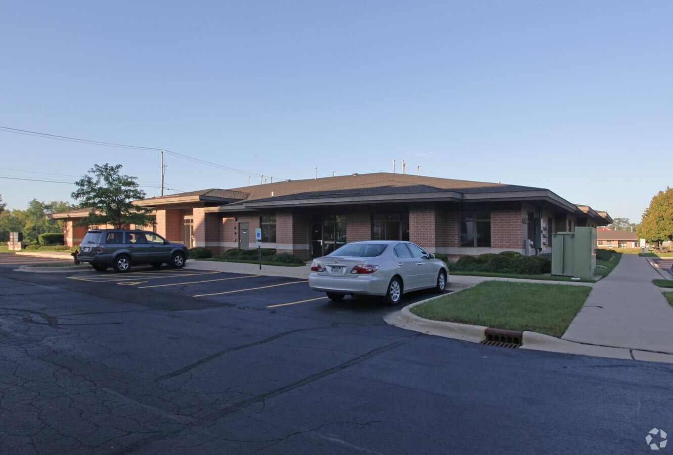 1049 E Wilson St, Batavia, IL 60510