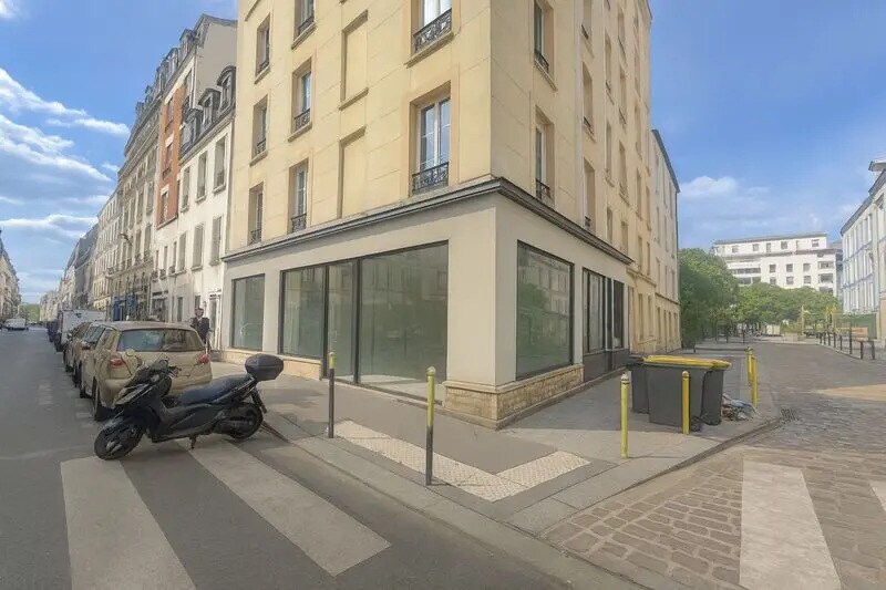 Retail in Paris for sale Building Photo- Image 1 of 12