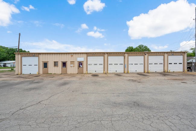 1745 W Hensley Blvd, Bartlesville, OK for sale - Primary Photo - Image 1 of 10