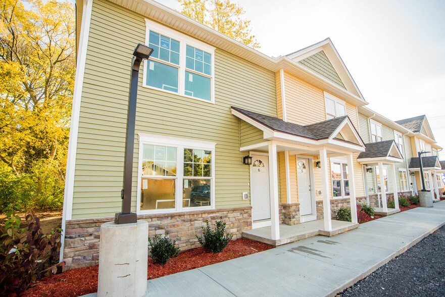 100 Dobson Rd, Rochester, NY 14616