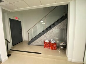 331 Almeria Ave, Miami, FL for lease Interior Photo- Image 2 of 16