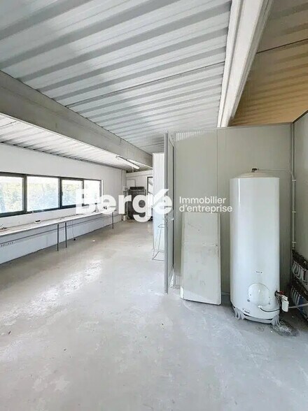 Industrial in Montauroux for lease - Interior Photo - Image 3 of 11
