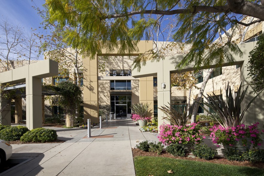 2545 W Hillcrest Dr, Thousand Oaks, CA 91320 Building C