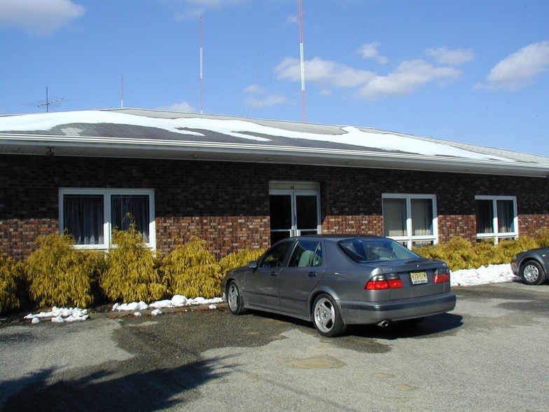 46 Clayton Rd, Howell, NJ for sale - Primary Photo - Image 1 of 1