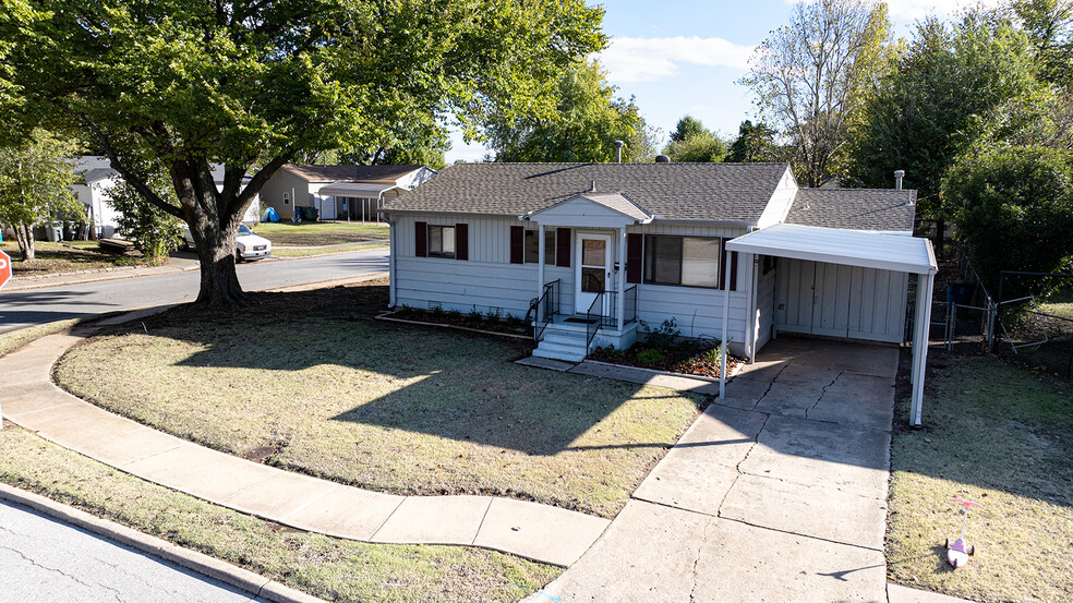 200 W 8th St, Edmond, OK for sale - Primary Photo - Image 1 of 1