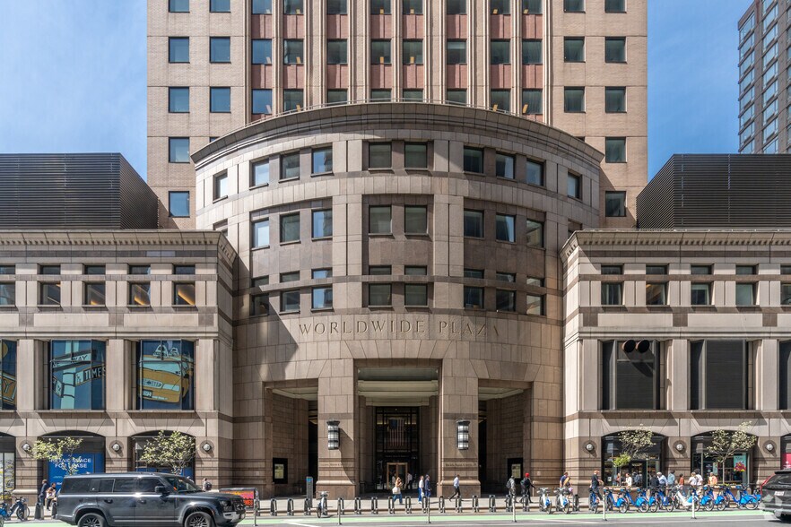 301-321 W 49th St, New York, NY for lease - Building Photo - Image 3 of 9