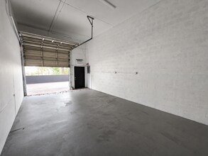 2180 NW 18th Ave, Pompano Beach, FL for lease Interior Photo- Image 2 of 3