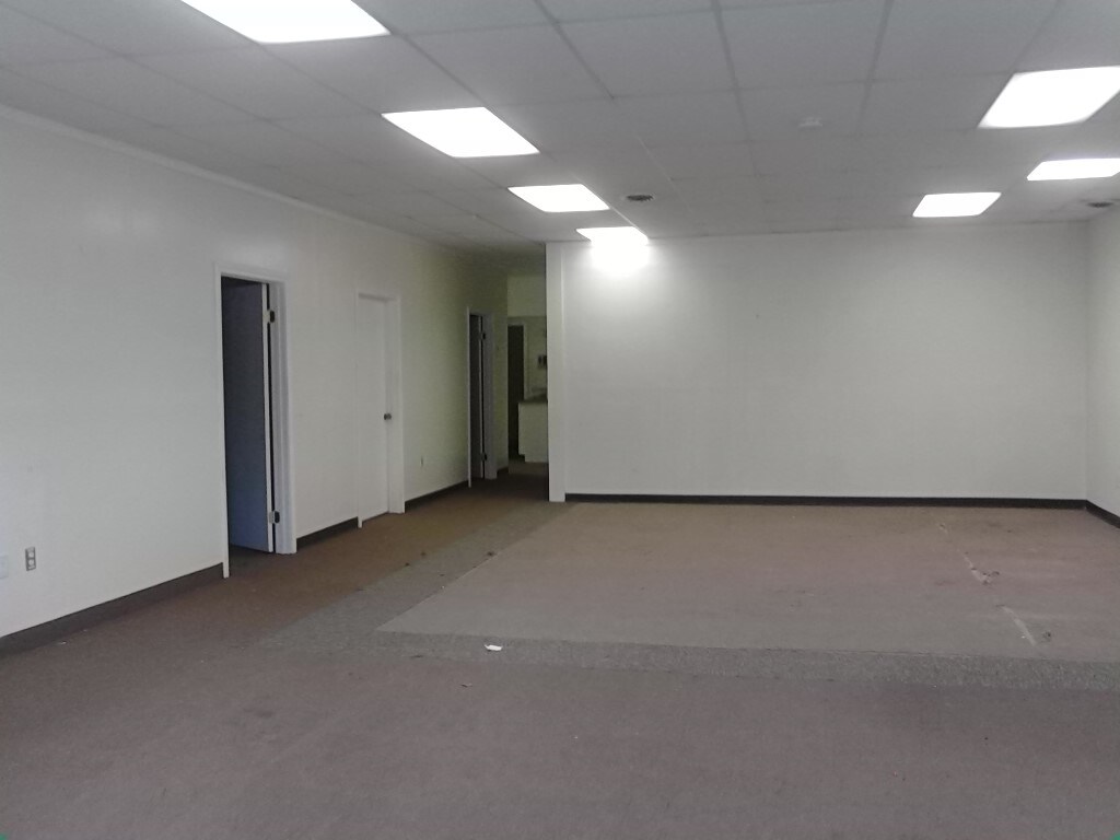 32 E Hampton Rd, Marlborough, CT for sale Building Photo- Image 1 of 1