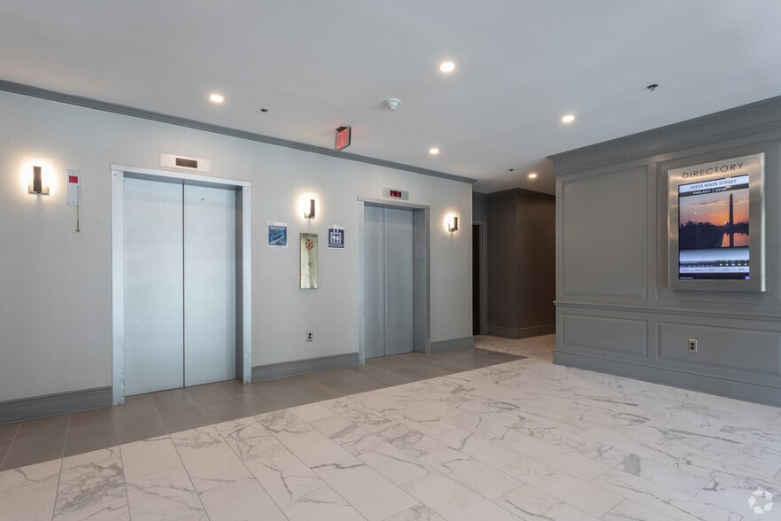 10555 Main St, Fairfax, VA for lease - Lobby - Image 3 of 3