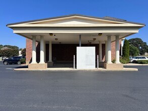 55 Freedom Pky, Hoschton, GA for lease Building Photo- Image 1 of 3