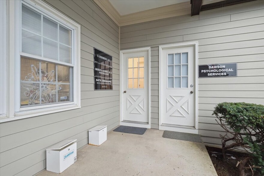 10 Shawnee Dr, Watchung, NJ for lease - Building Photo - Image 3 of 14