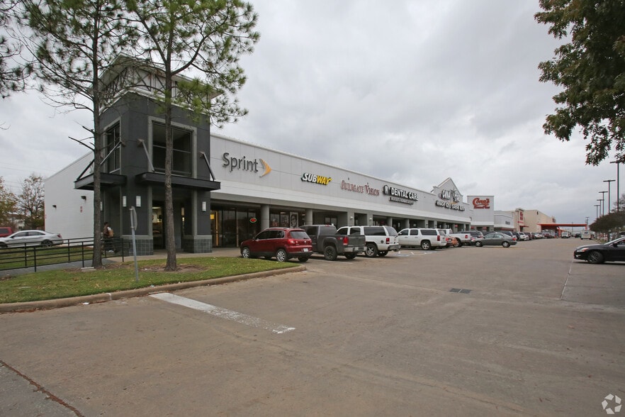 6888 Gulf Fwy, Houston, TX for lease - Building Photo - Image 3 of 9