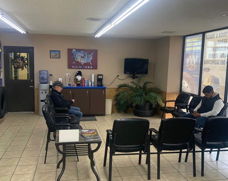 1018 E Highway 54, Guymon, OK for sale - Interior Photo - Image 3 of 4