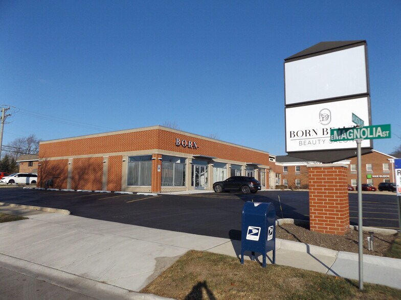 1050 S Arlington Heights Rd, Arlington Heights, IL for lease - Building Photo - Image 1 of 5