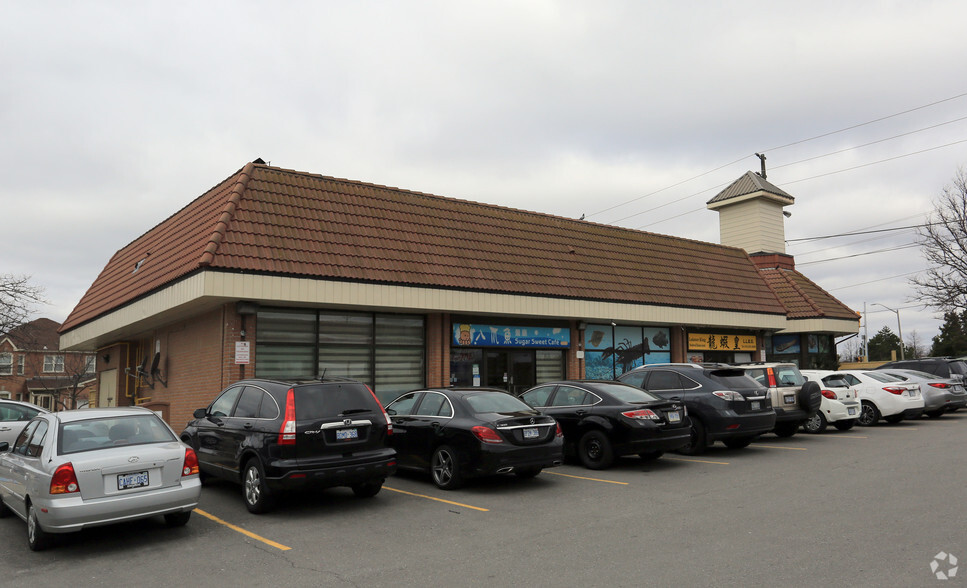 4911 Steeles Ave E, Toronto, ON for lease - Primary Photo - Image 1 of 5