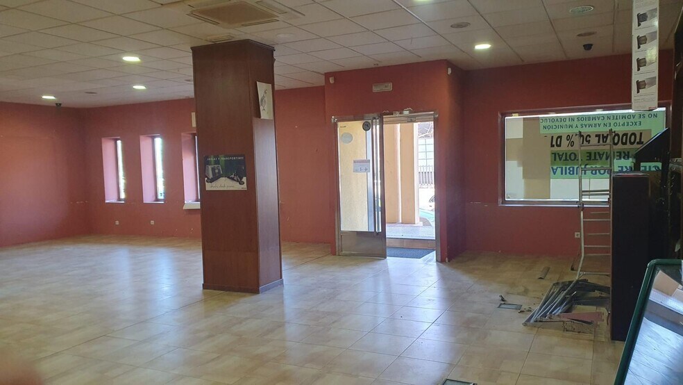 Retail in Cáceres, Cáceres for sale - Building Photo - Image 3 of 6