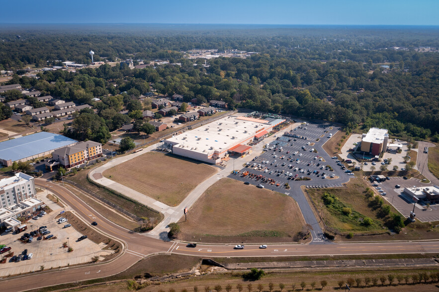 5000 Hampstead Blvd, Clinton, MS for sale - Building Photo - Image 3 of 4