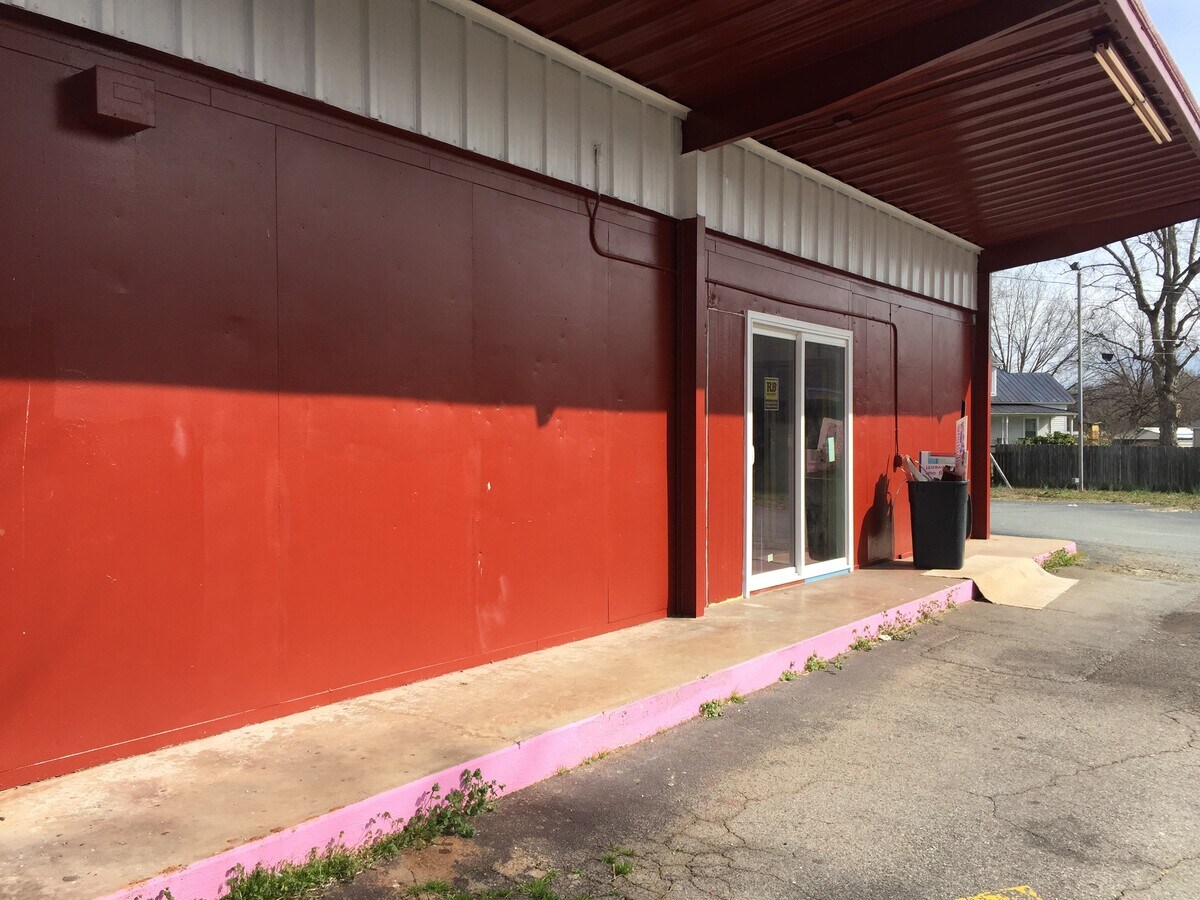 903 S Graham Hopedale Rd, Burlington, NC 27217