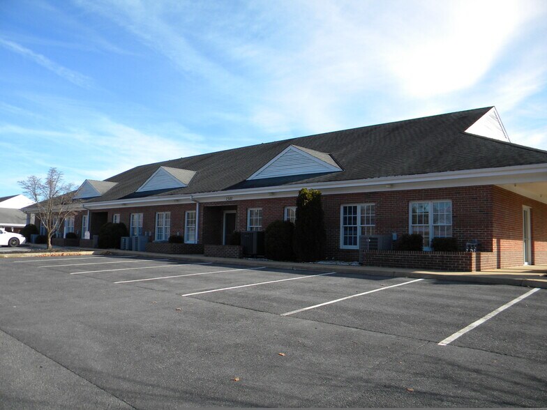 1542 Insurance Ln, Charlottesville, VA 22911