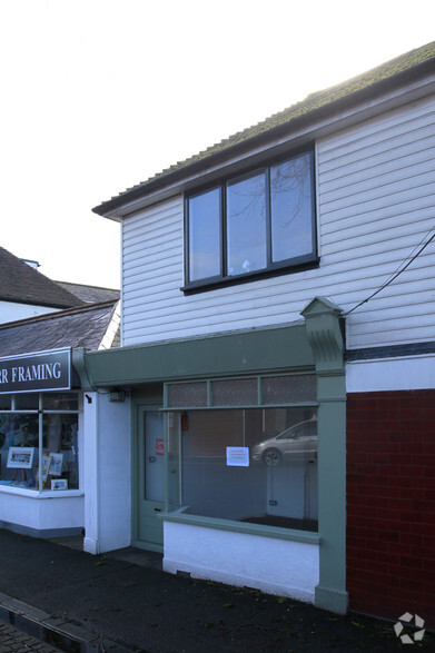 Red Lion Sq, Hythe for lease - Building Photo - Image 2 of 4