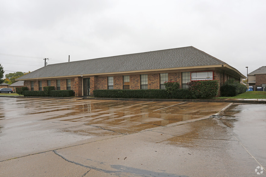 2520 Harwood Rd, Bedford, TX for lease - Building Photo - Image 2 of 4