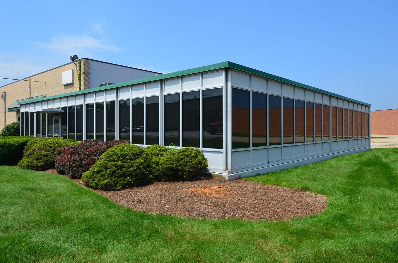 2830 Gilchrist Rd, Akron, OH 44305