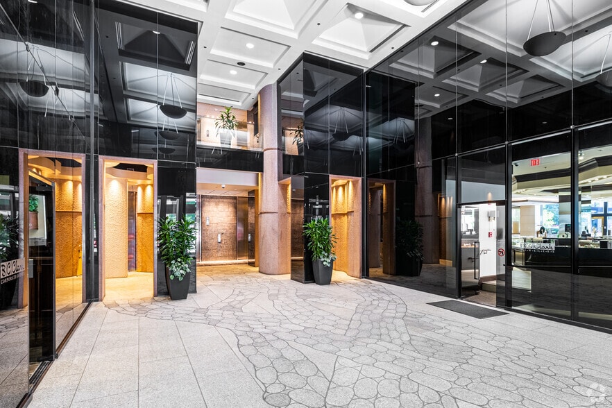 101 Park Ave, Oklahoma City, OK for lease - Lobby - Image 3 of 5