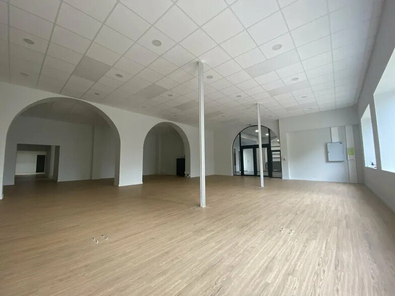 Office in Le Havre for lease - Interior Photo - Image 2 of 5