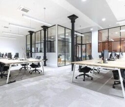 42 Rue De Paradis, Paris for lease Interior Photo- Image 2 of 6