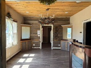 1923 S Minnesota Ave, Sioux Falls, SD for lease Interior Photo- Image 1 of 6
