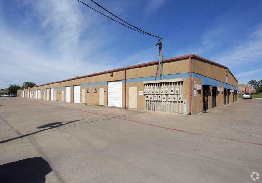 2533 Franklin Dr, Mesquite, TX for lease - Building Photo - Image 2 of 5