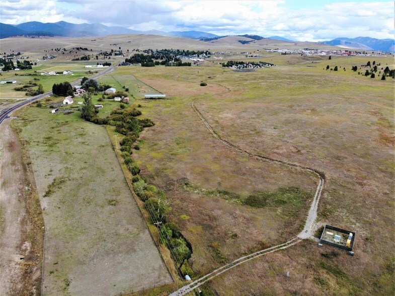 10800-10998 Waldo Williams Rd, Missoula, MT for sale - Building Photo - Image 1 of 1