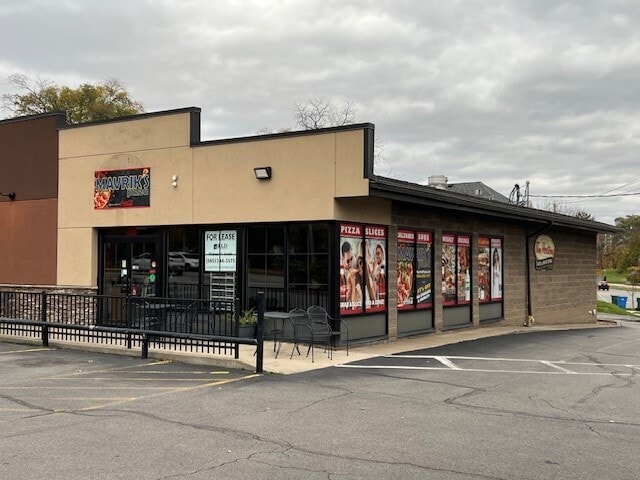 1290 Mount Hope Ave, Rochester, NY for lease - Primary Photo - Image 1 of 4