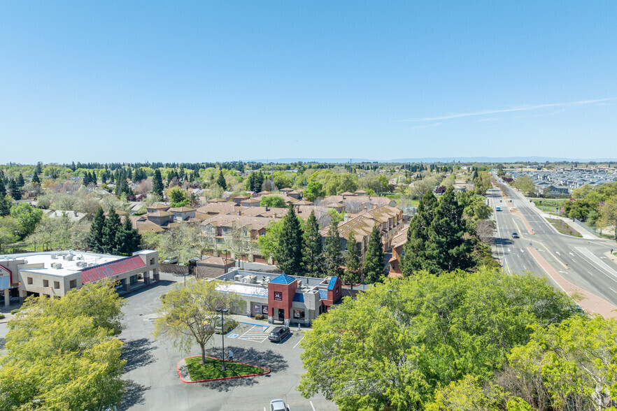 2550-2560 W El Camino Ave, Sacramento, CA for lease - Aerial - Image 2 of 2