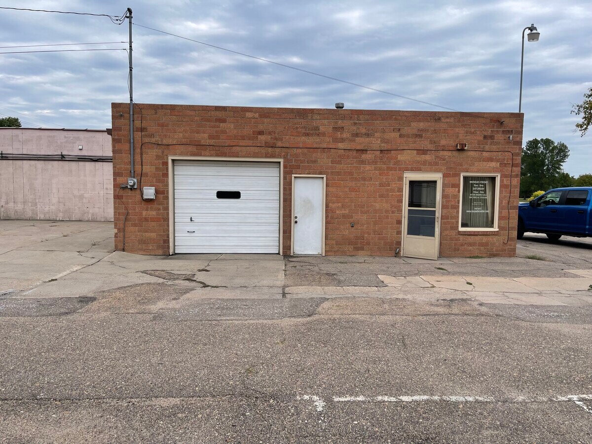 2314 N Broadwell Ave, Grand Island, NE 68803