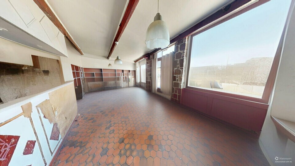 Retail in Nice for lease - Interior Photo - Image 2 of 10
